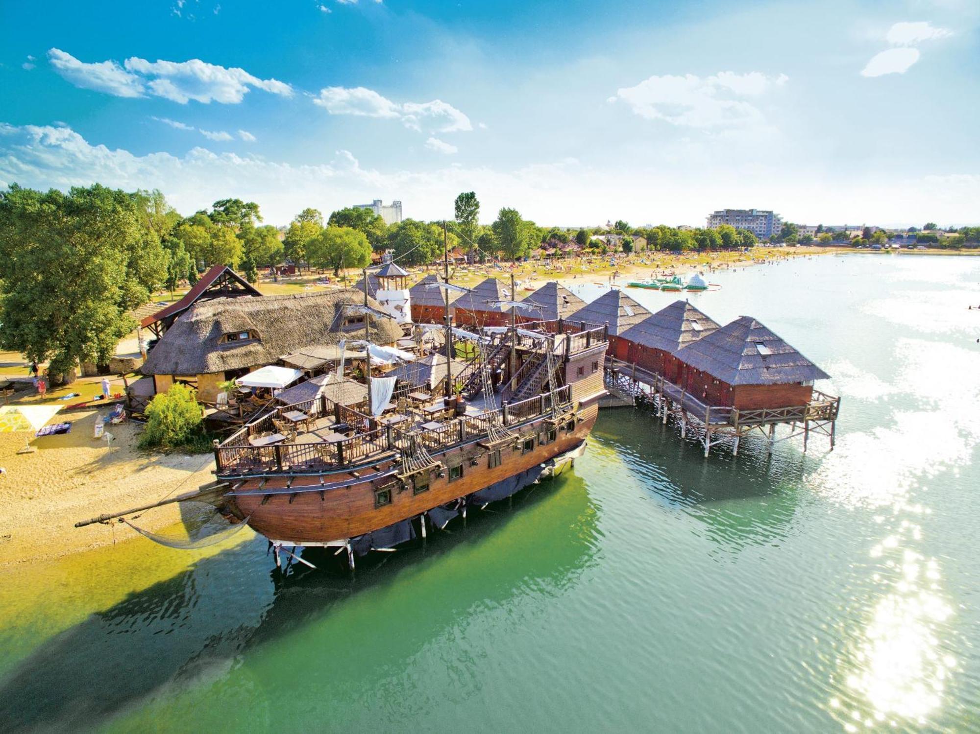 Tahiti Sunshine - Chatka Na Vode Senec Extérieur photo